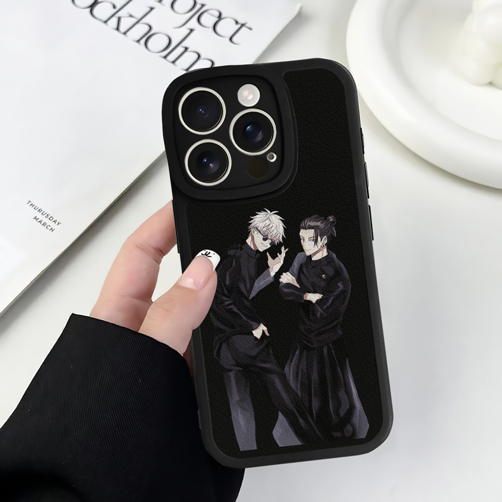 （画像用） 呪術廻戦 Jujutsu Kaisen 【iPhone 16シリーズ対応】シリコンスマホケース（レザー調） 材質：シリコン